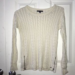 White American Eagle sweater With Side Zippers